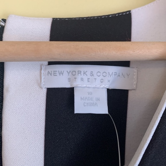 New York & Company NWT Bell-Sleeve Sheath Floral Black White Pink Shift Dress 10 - Picture 4 of 6